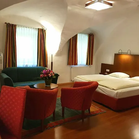 Via Roma Hotel 4*