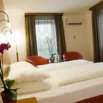 Via Roma Hotel 4*