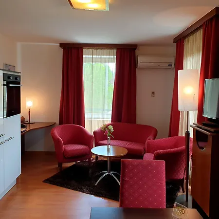 Hotel Via Roma 4*