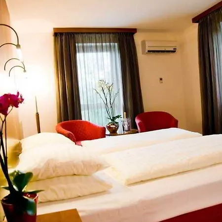 Via Roma Hotel