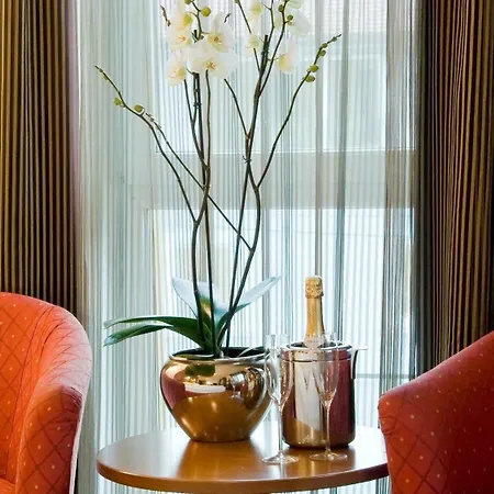 Via Roma Hotel
