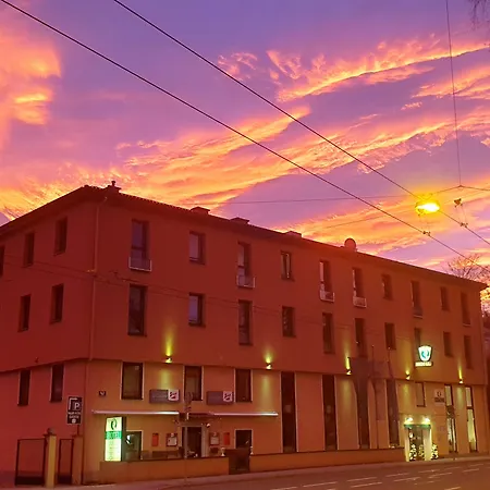 מלון Via Roma 4*