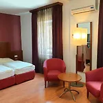 Via Roma Otel